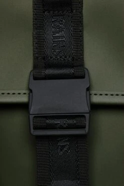 RAINS RAINS TRAIL BACKPACK MINI 15'' GROEN -Koffershop image 494