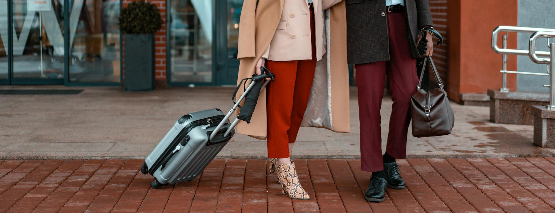 Koffershop -Koffershop pexels mikhail nilov 7820855